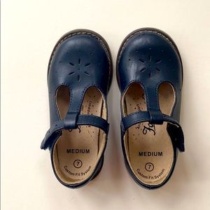 Footnotes toddler leather Mary Jane shoes
